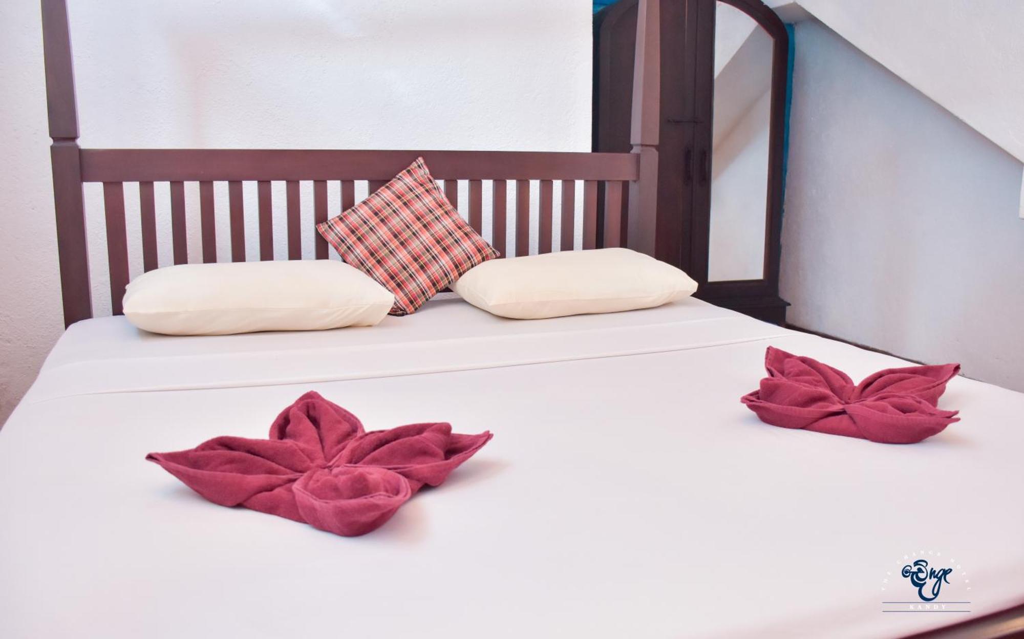 The Change Hotel Kandy Exterior foto