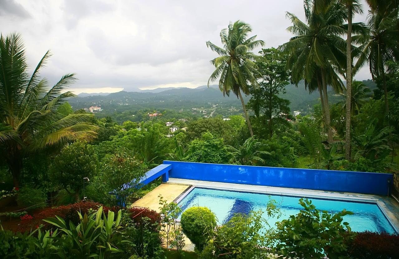The Change Hotel Kandy Exterior foto