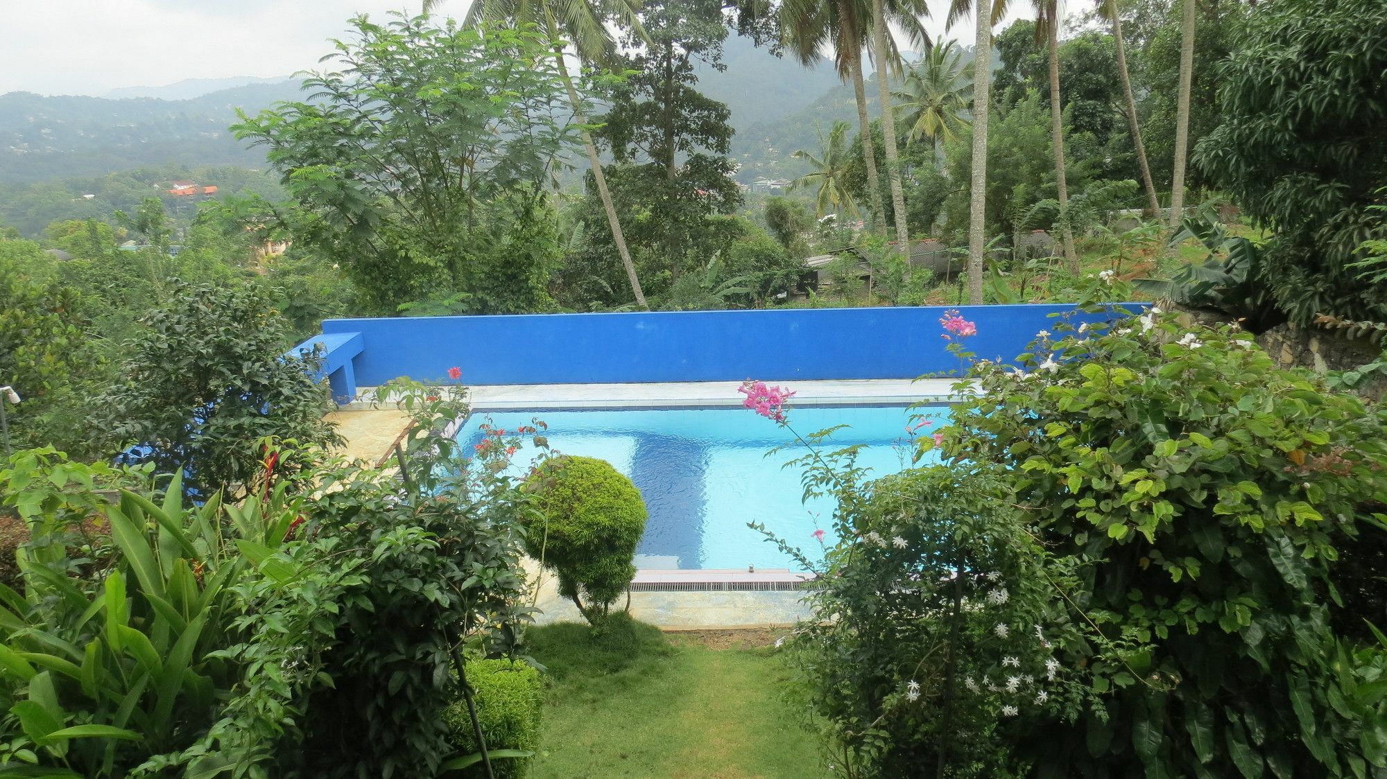 The Change Hotel Kandy Exterior foto